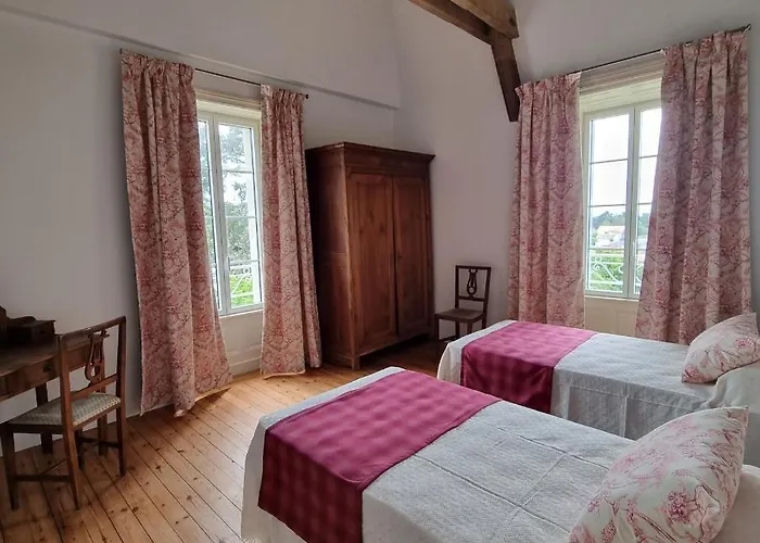 B&B D'hotes Chateau De Etienne Du Bois 3*