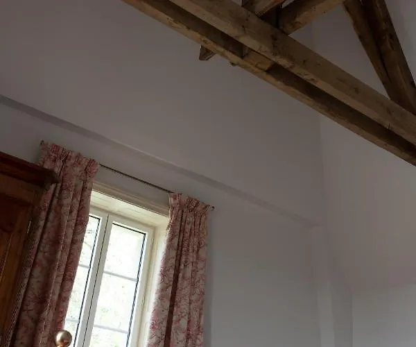 D'hotes Chateau De Etienne Du Bois B&B 3*