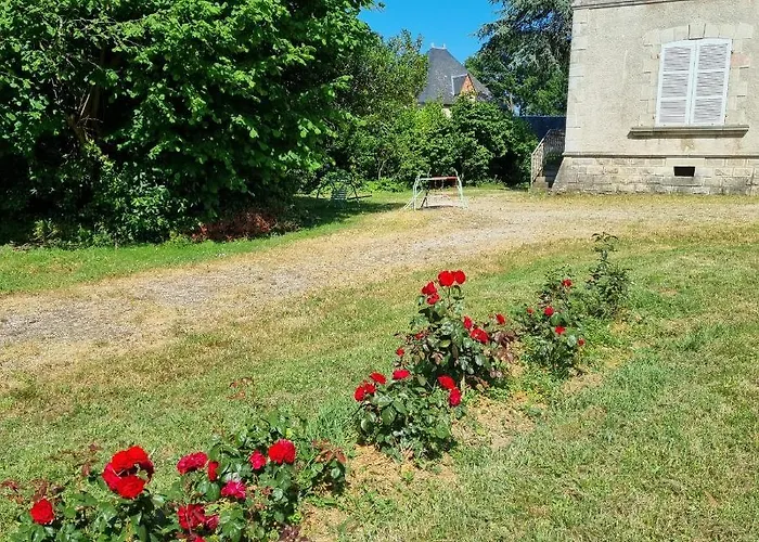 D'hotes Chateau De Etienne Du Bois B&B 3*