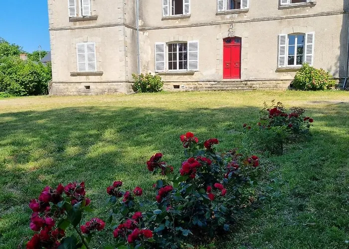 D'hotes Chateau De Etienne Du Bois 3*